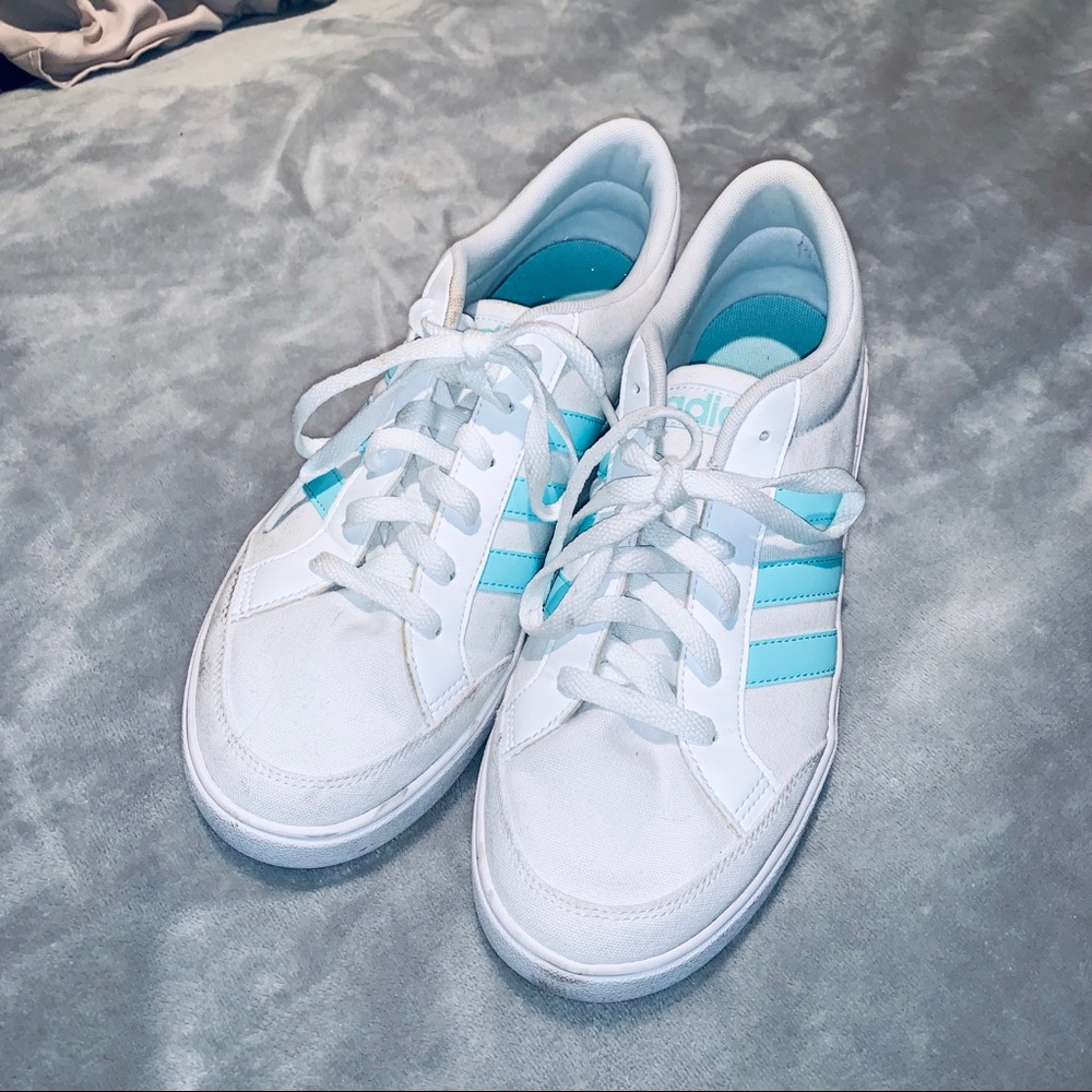 ✨Adidas Runners Size 9.5✨